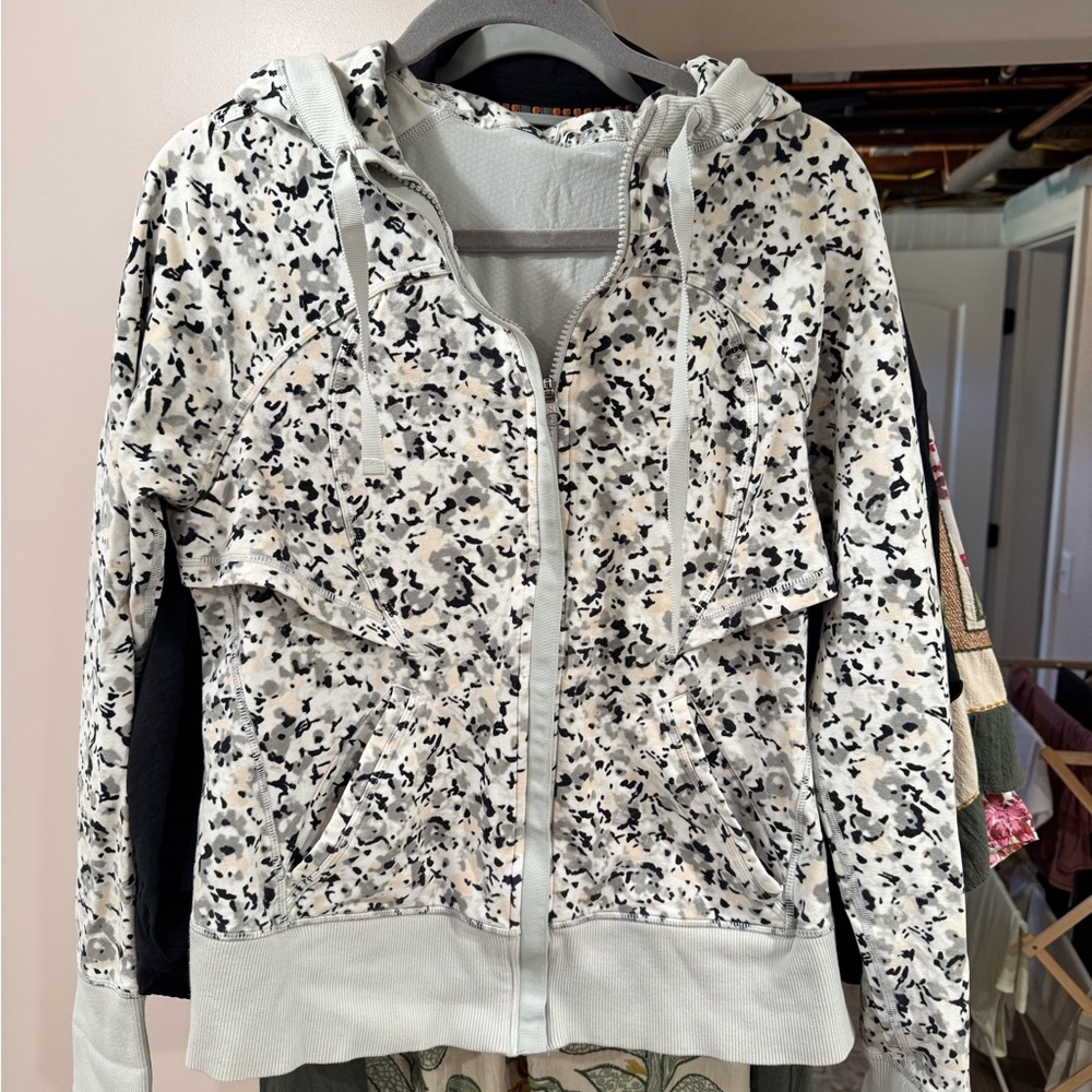 Lululemon Women’s Zip-Up Hoodie